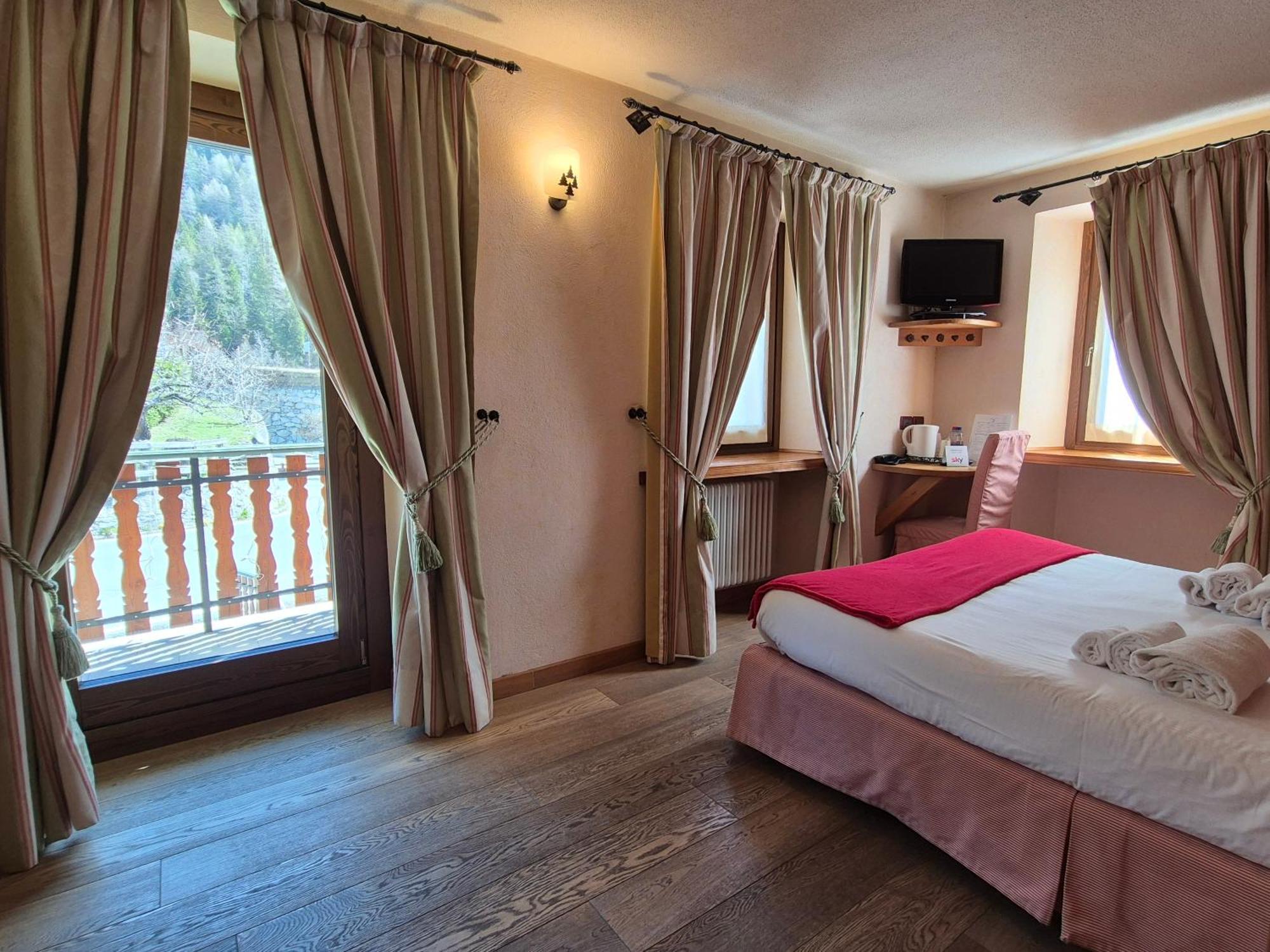 Hotel Dente Del Gigante Courmayeur Exterior photo